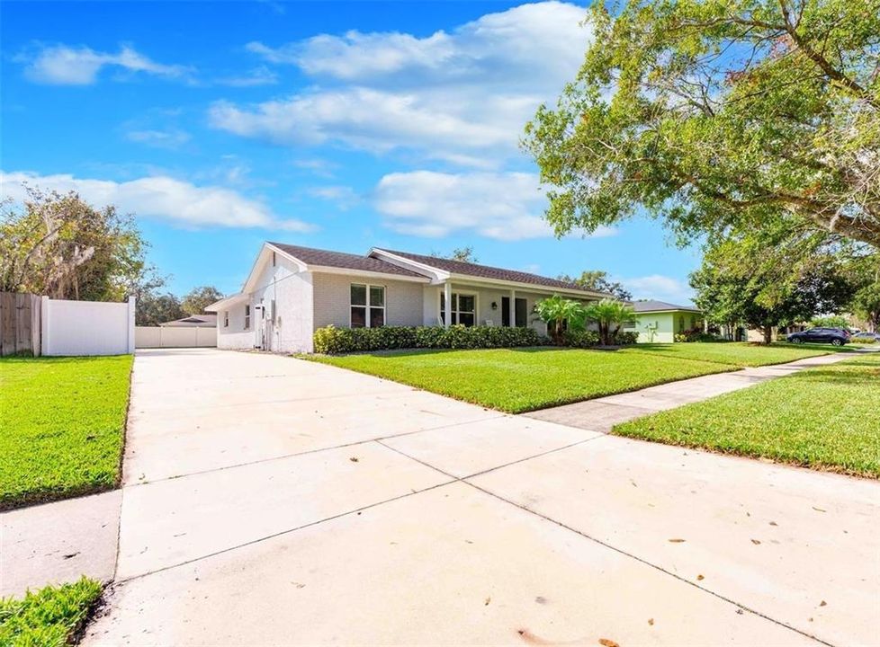 For Sale: $490,000 (3 beds, 2 baths, 1944 Square Feet)