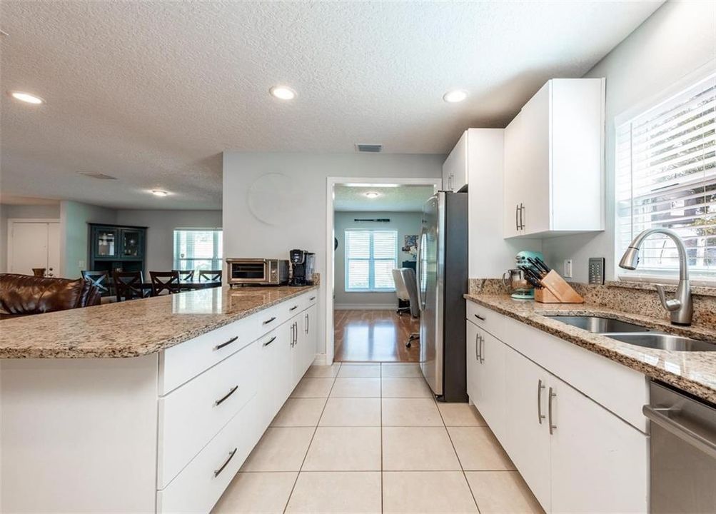 For Sale: $490,000 (3 beds, 2 baths, 1944 Square Feet)