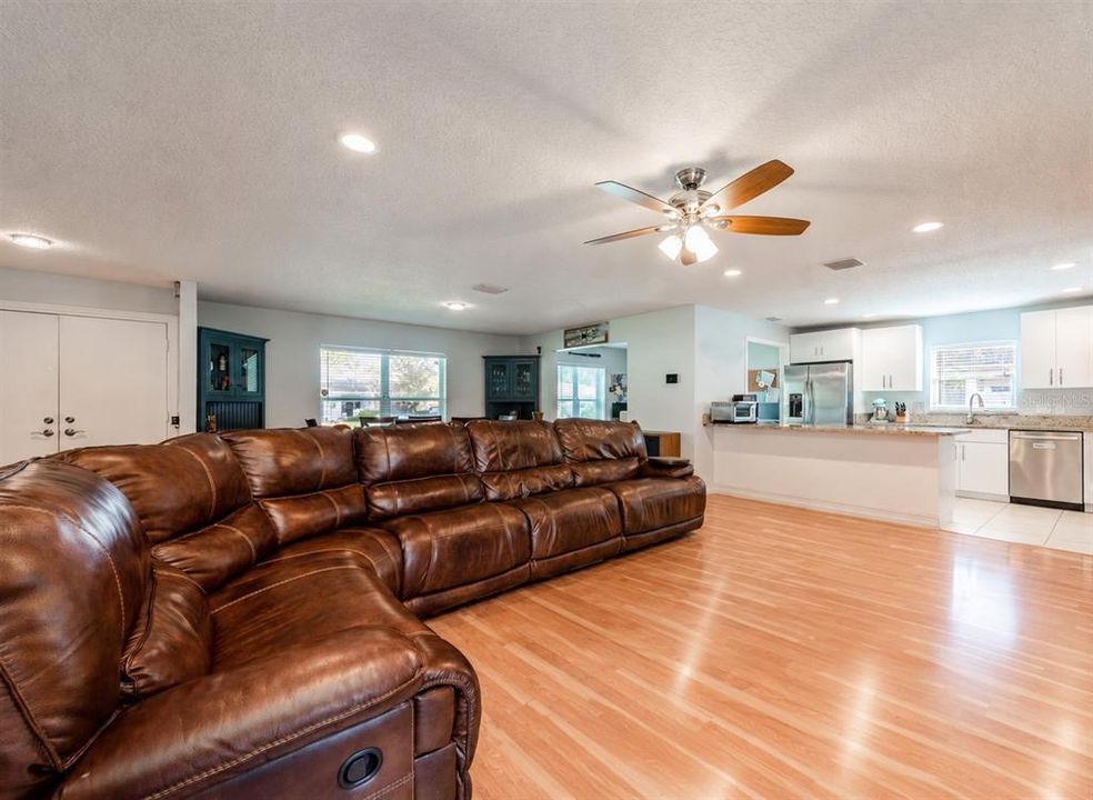 For Sale: $490,000 (3 beds, 2 baths, 1944 Square Feet)