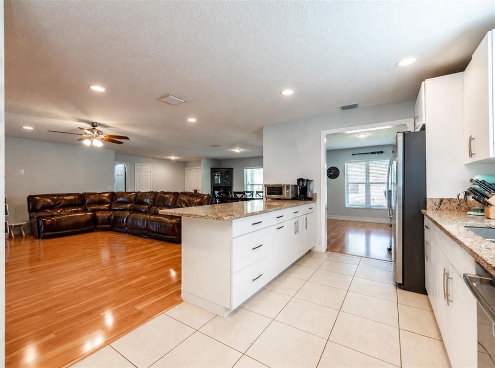 For Sale: $490,000 (3 beds, 2 baths, 1944 Square Feet)