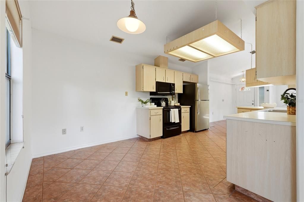 For Sale: $305,000 (3 beds, 2 baths, 1538 Square Feet)