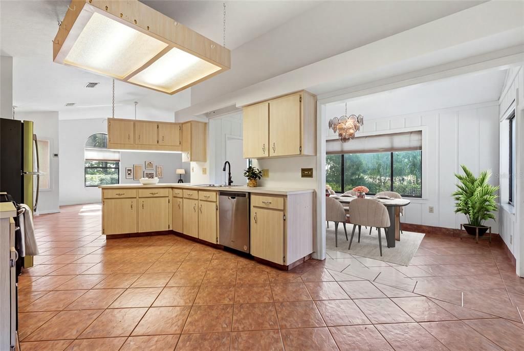 For Sale: $305,000 (3 beds, 2 baths, 1538 Square Feet)