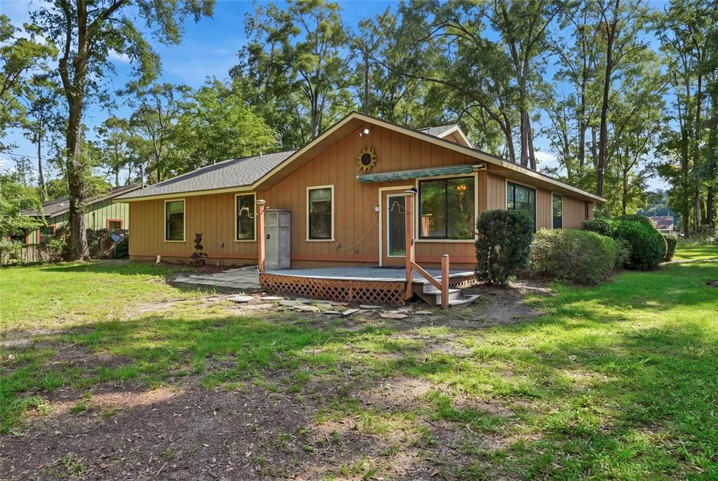 For Sale: $305,000 (3 beds, 2 baths, 1538 Square Feet)