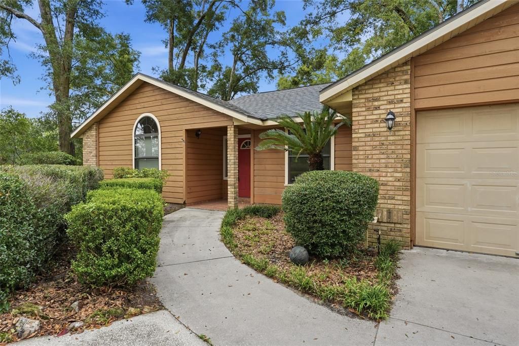 For Sale: $305,000 (3 beds, 2 baths, 1538 Square Feet)
