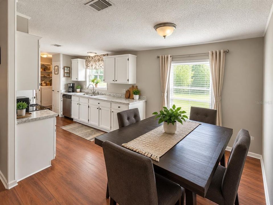 For Sale: $277,000 (3 beds, 2 baths, 1288 Square Feet)