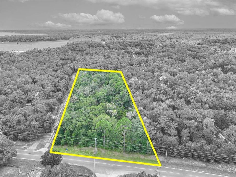 En Venta: $125,000 (3.16 acres)