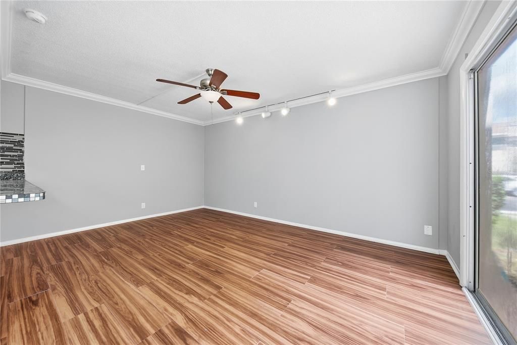 For Sale: $149,950 (3 beds, 2 baths, 1408 Square Feet)