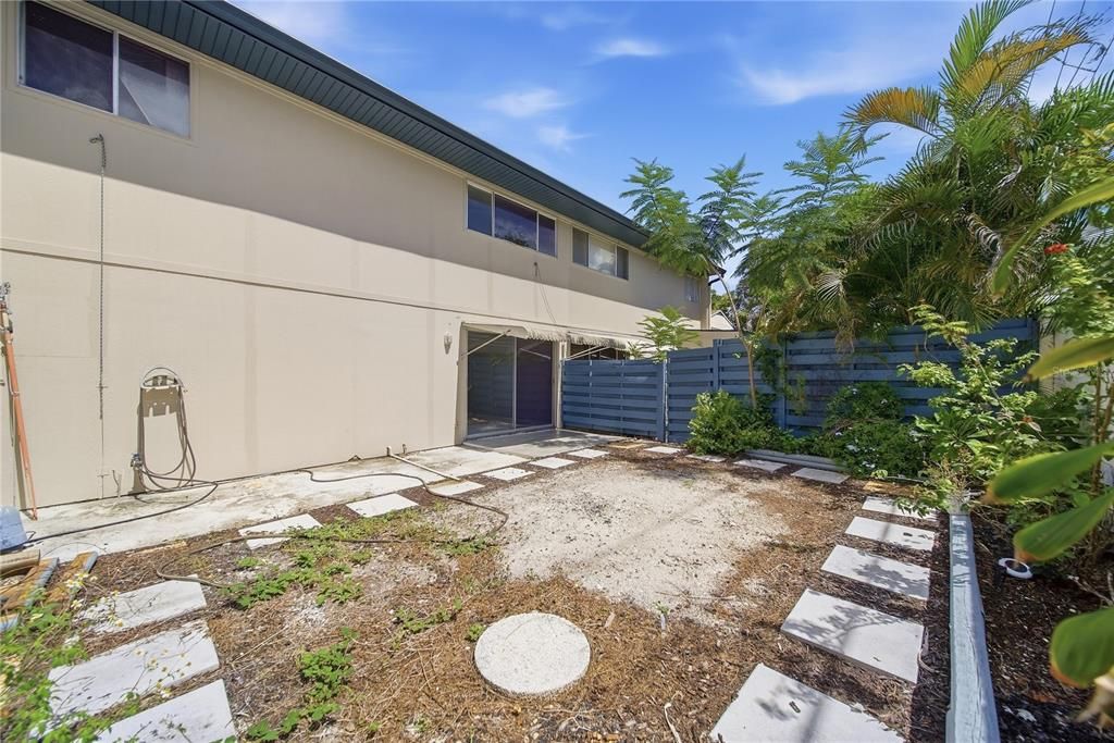 For Sale: $149,950 (3 beds, 2 baths, 1408 Square Feet)