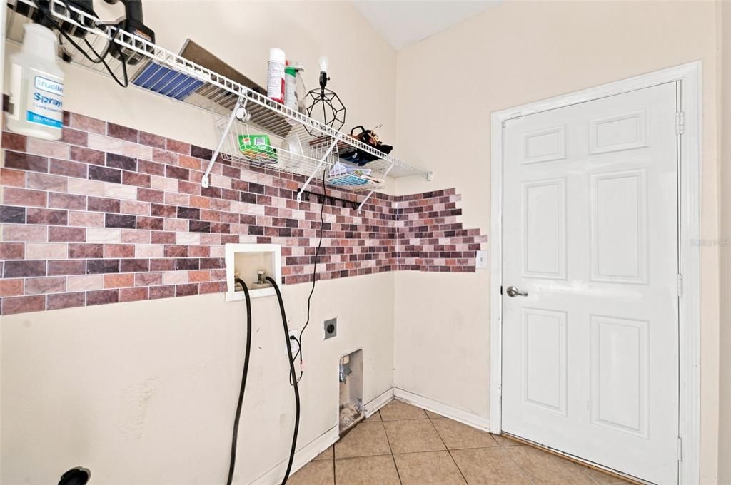 For Sale: $275,000 (4 beds, 2 baths, 1928 Square Feet)