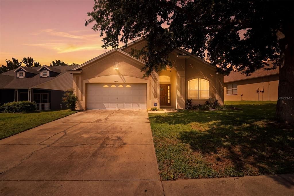 For Sale: $275,000 (4 beds, 2 baths, 1928 Square Feet)