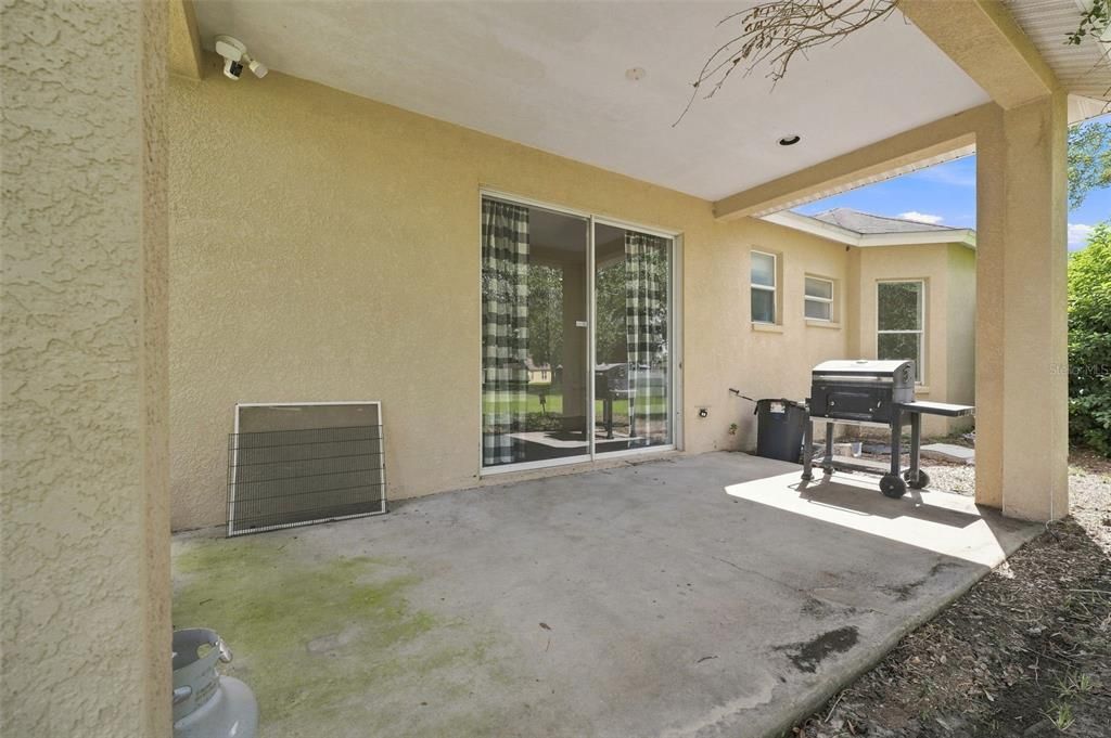 For Sale: $275,000 (4 beds, 2 baths, 1928 Square Feet)