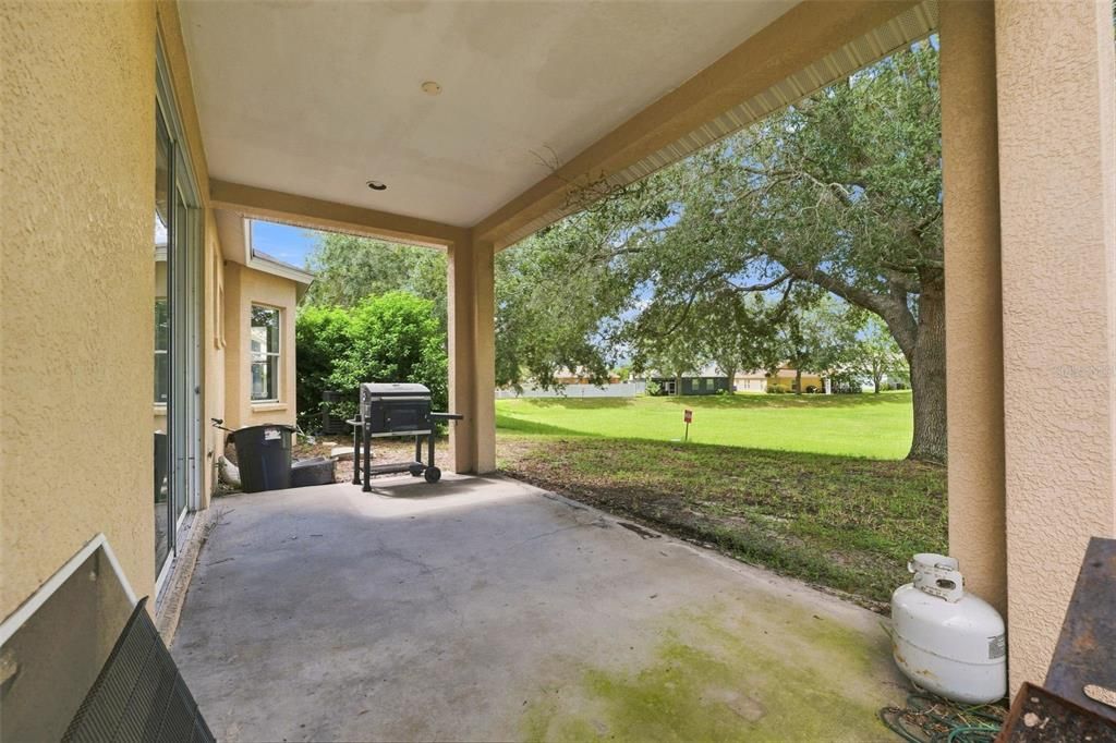 For Sale: $275,000 (4 beds, 2 baths, 1928 Square Feet)