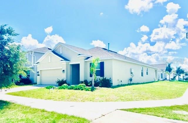 For Sale: $325,000 (4 beds, 2 baths, 1850 Square Feet)