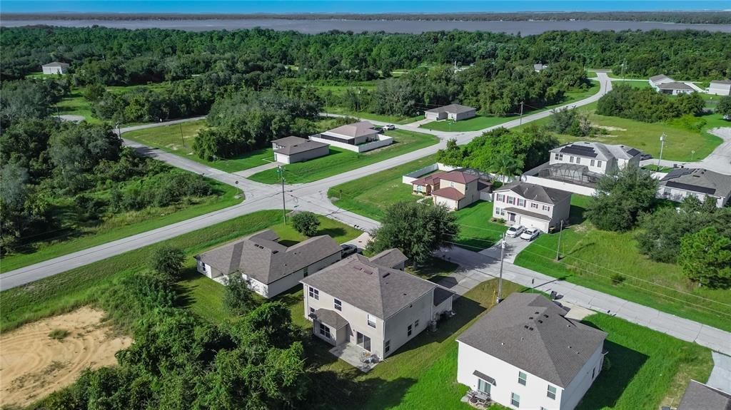 На продажу: $350,000 (4 спален, 2 ванн, 2806 Квадратных фут)