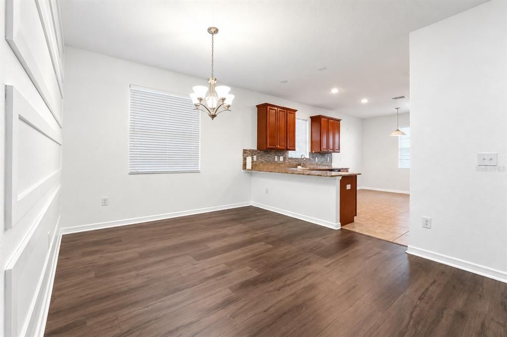 For Sale: $309,000 (3 beds, 2 baths, 1672 Square Feet)