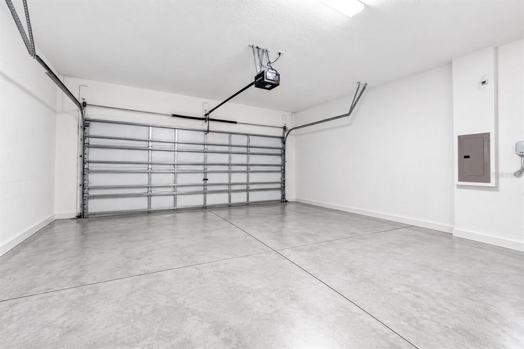 For Sale: $309,000 (3 beds, 2 baths, 1672 Square Feet)