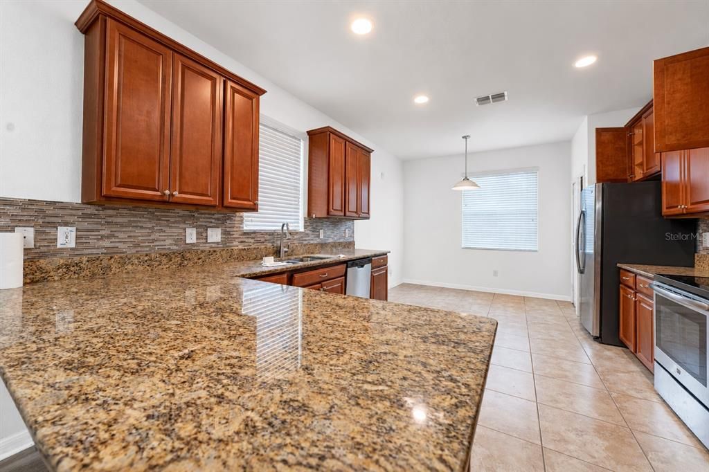 For Sale: $309,000 (3 beds, 2 baths, 1672 Square Feet)