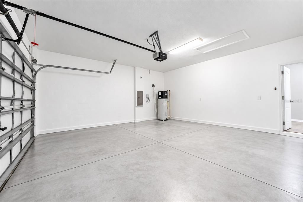 For Sale: $309,000 (3 beds, 2 baths, 1672 Square Feet)