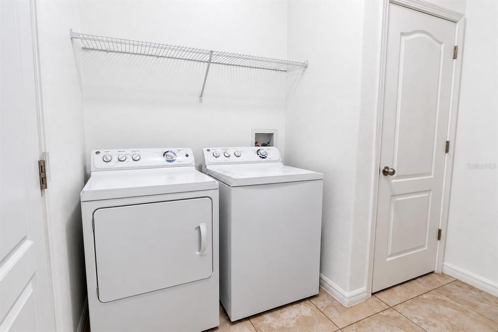 For Sale: $309,000 (3 beds, 2 baths, 1672 Square Feet)