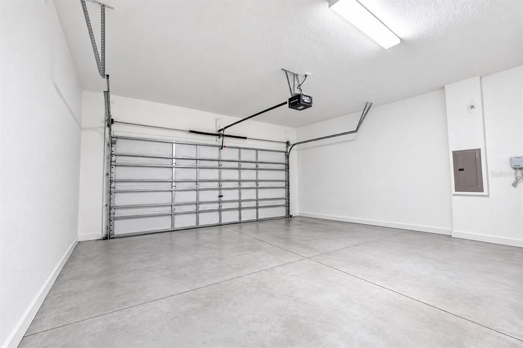 For Sale: $309,000 (3 beds, 2 baths, 1672 Square Feet)