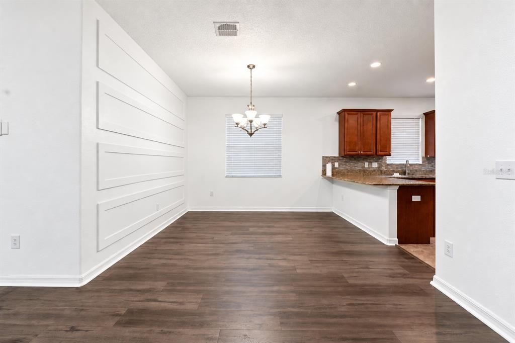 For Sale: $309,000 (3 beds, 2 baths, 1672 Square Feet)
