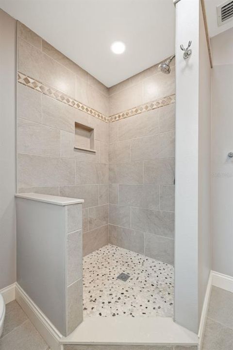 En Venta: $695,000 (6 camas, 4 baños, 3162 Pies cuadrados)