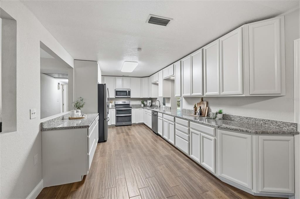 En Venta: $695,000 (6 camas, 4 baños, 3162 Pies cuadrados)