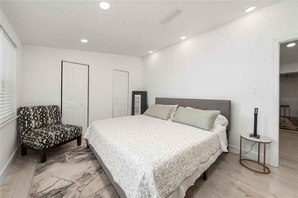 For Rent: $1,790 (2 beds, 1 baths, 1400 Square Feet)