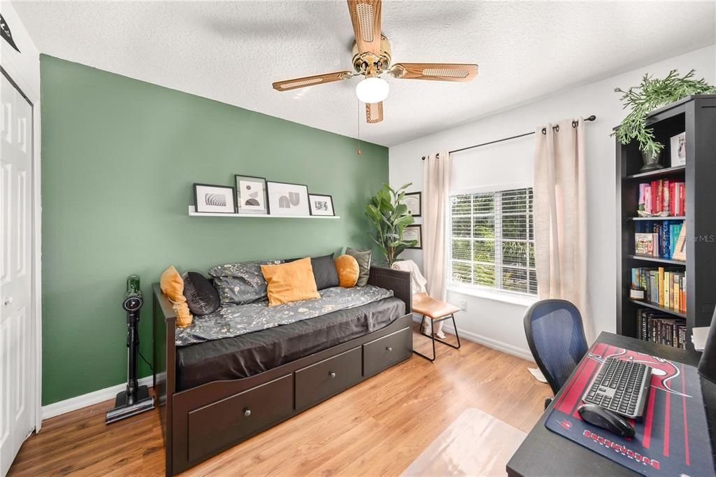 For Sale: $415,000 (3 beds, 2 baths, 1369 Square Feet)