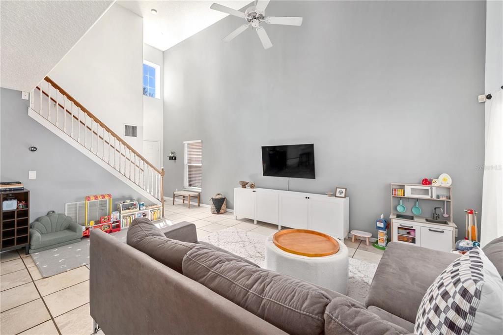 For Sale: $415,000 (3 beds, 2 baths, 1369 Square Feet)