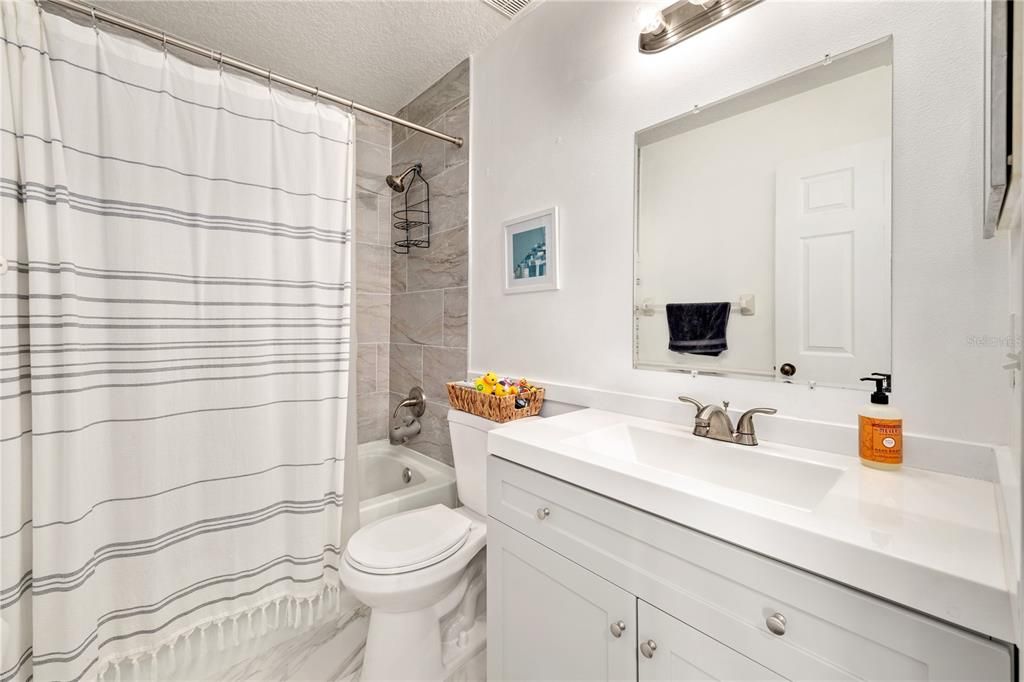 For Sale: $415,000 (3 beds, 2 baths, 1369 Square Feet)