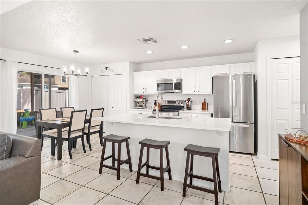 For Sale: $415,000 (3 beds, 2 baths, 1369 Square Feet)