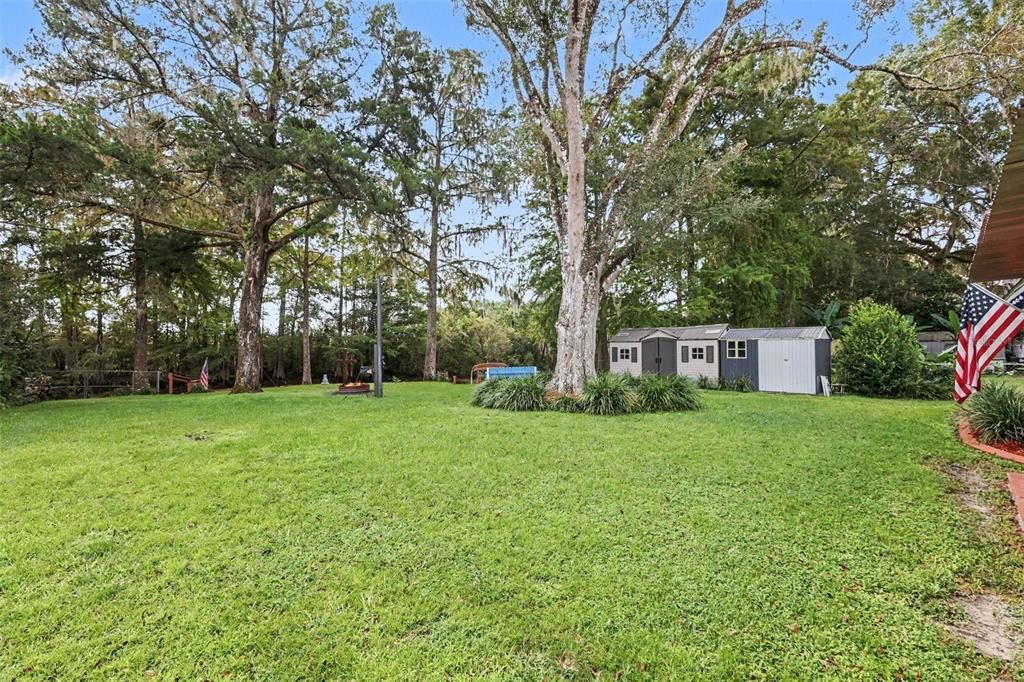 For Sale: $265,000 (2 beds, 1 baths, 1372 Square Feet)