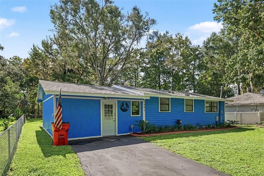 For Sale: $265,000 (2 beds, 1 baths, 1372 Square Feet)