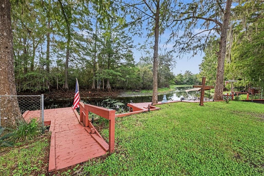 For Sale: $265,000 (2 beds, 1 baths, 1372 Square Feet)