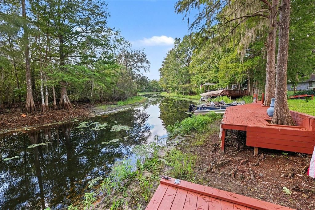 For Sale: $265,000 (2 beds, 1 baths, 1372 Square Feet)
