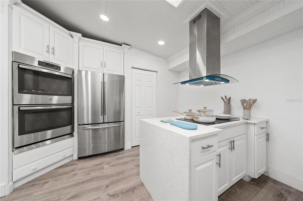 For Rent: $1,950 (2 beds, 2 baths, 1500 Square Feet)