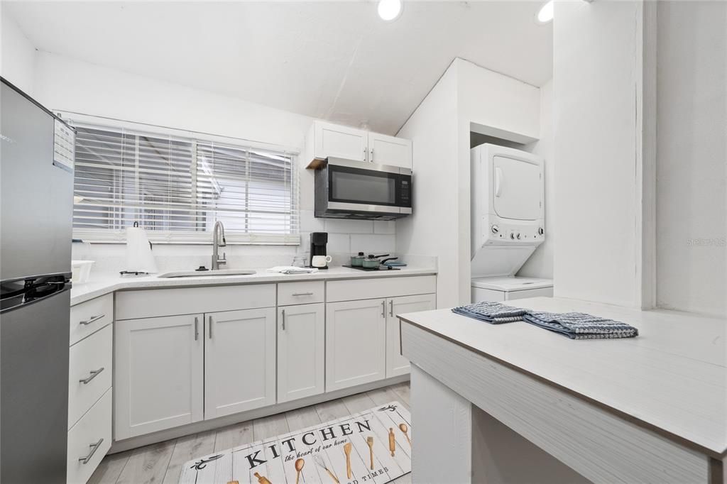 For Rent: $1,500 (1 beds, 1 baths, 1000 Square Feet)