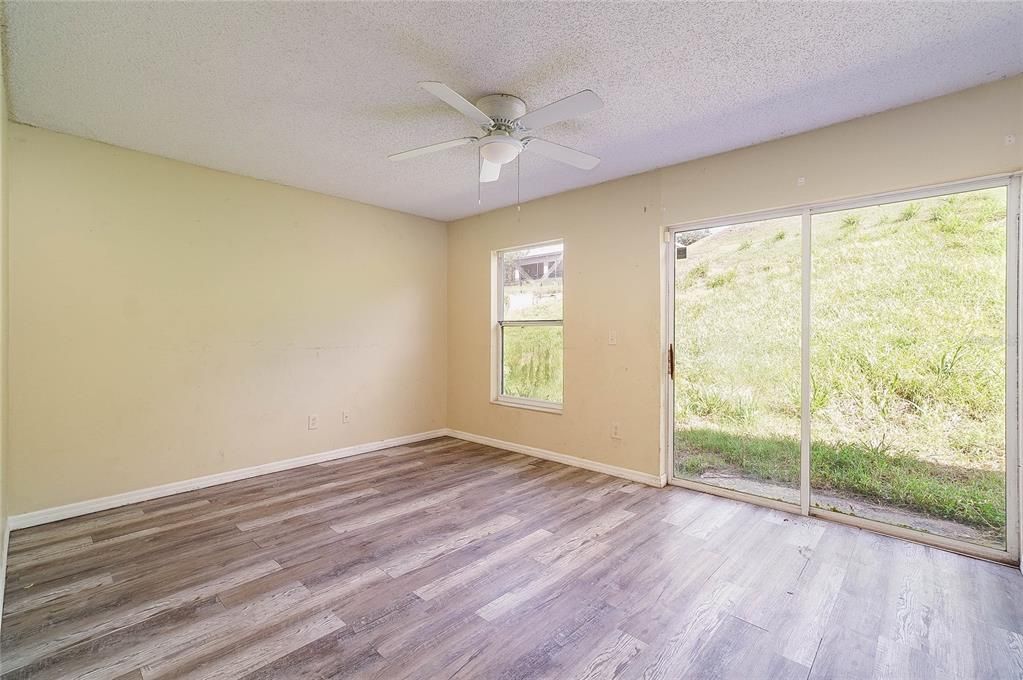 For Sale: $325,000 (4 beds, 2 baths, 2208 Square Feet)