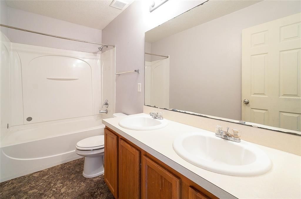 For Sale: $325,000 (4 beds, 2 baths, 2208 Square Feet)