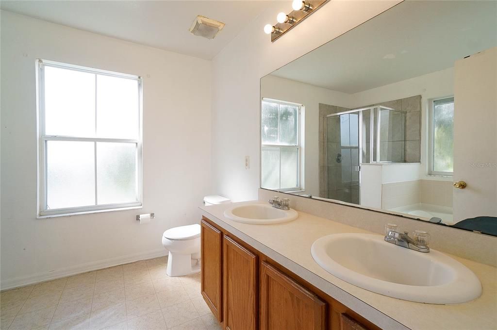 For Sale: $325,000 (4 beds, 2 baths, 2208 Square Feet)