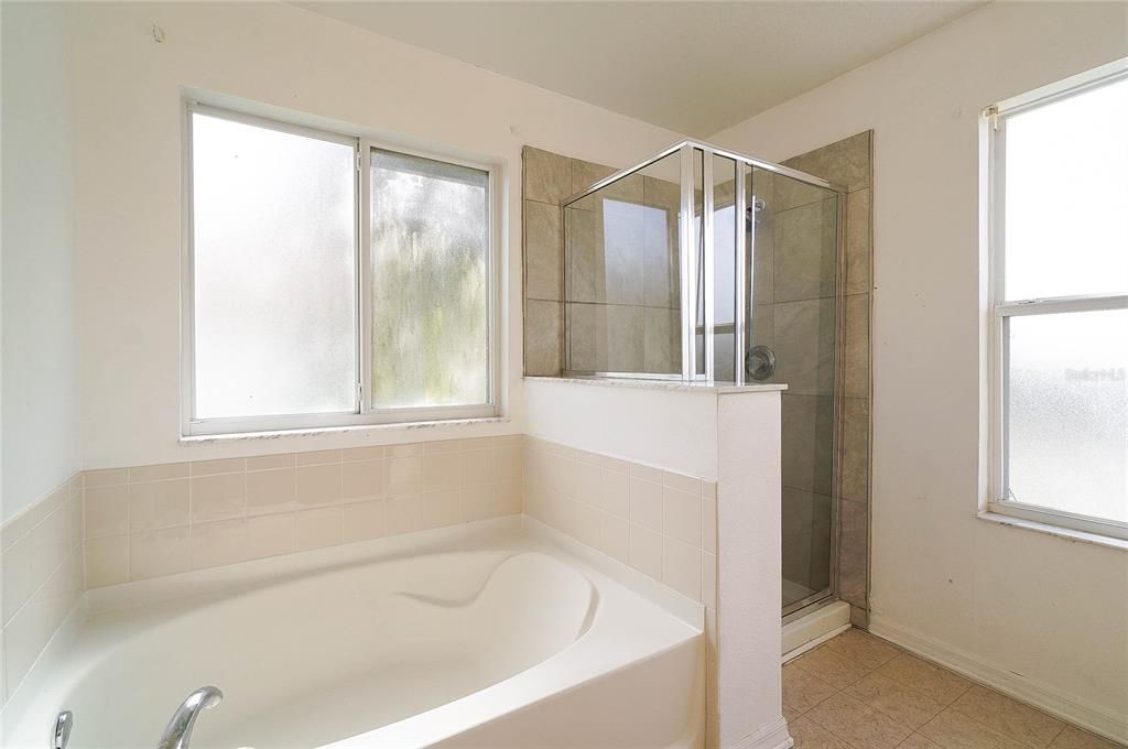 For Sale: $325,000 (4 beds, 2 baths, 2208 Square Feet)