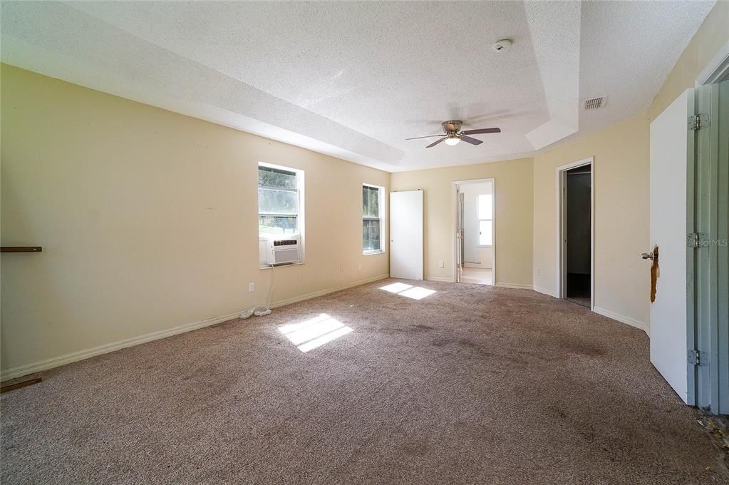 For Sale: $325,000 (4 beds, 2 baths, 2208 Square Feet)