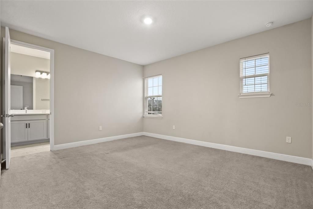 待售: $750,000 (5 贝兹, 4 浴室, 4291 平方英尺)