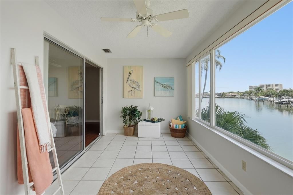 For Sale: $215,000 (2 beds, 2 baths, 1170 Square Feet)
