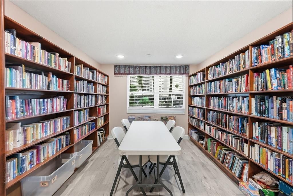 For Sale: $215,000 (2 beds, 2 baths, 1170 Square Feet)