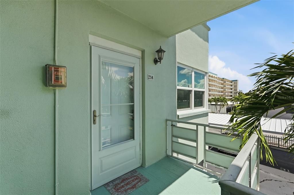 For Sale: $215,000 (2 beds, 2 baths, 1170 Square Feet)