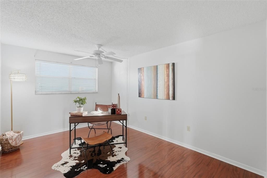For Sale: $215,000 (2 beds, 2 baths, 1170 Square Feet)