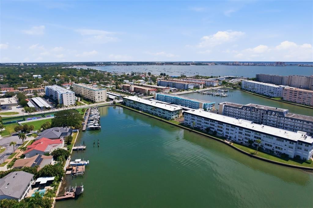 For Sale: $215,000 (2 beds, 2 baths, 1170 Square Feet)