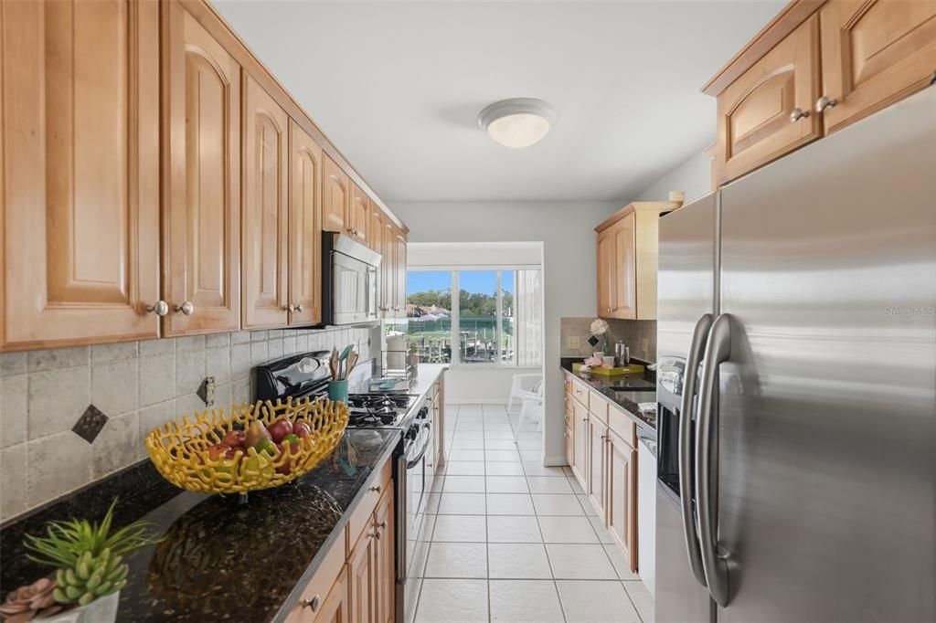 For Sale: $215,000 (2 beds, 2 baths, 1170 Square Feet)